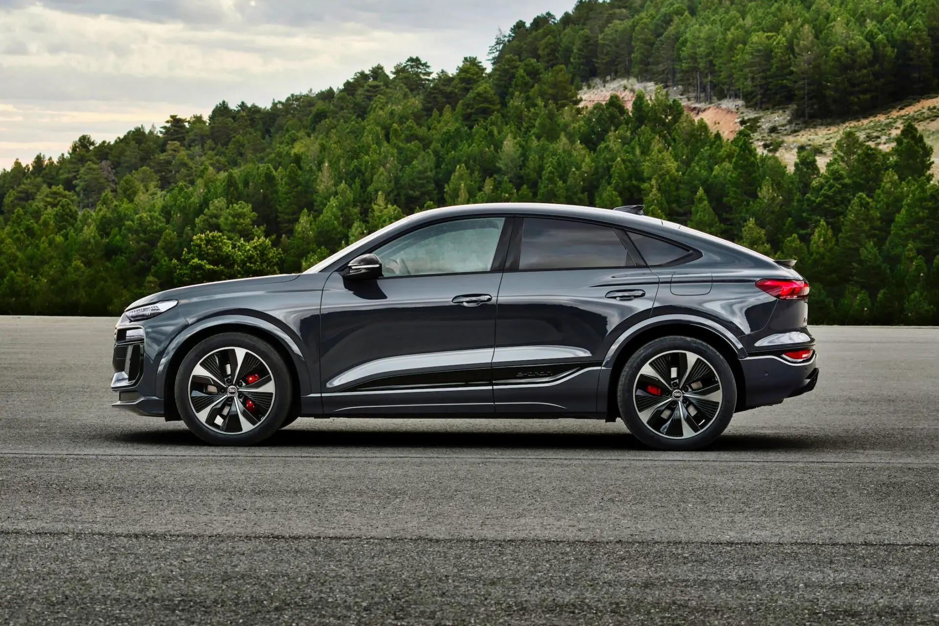 Audi Q6 Etron sportback grey