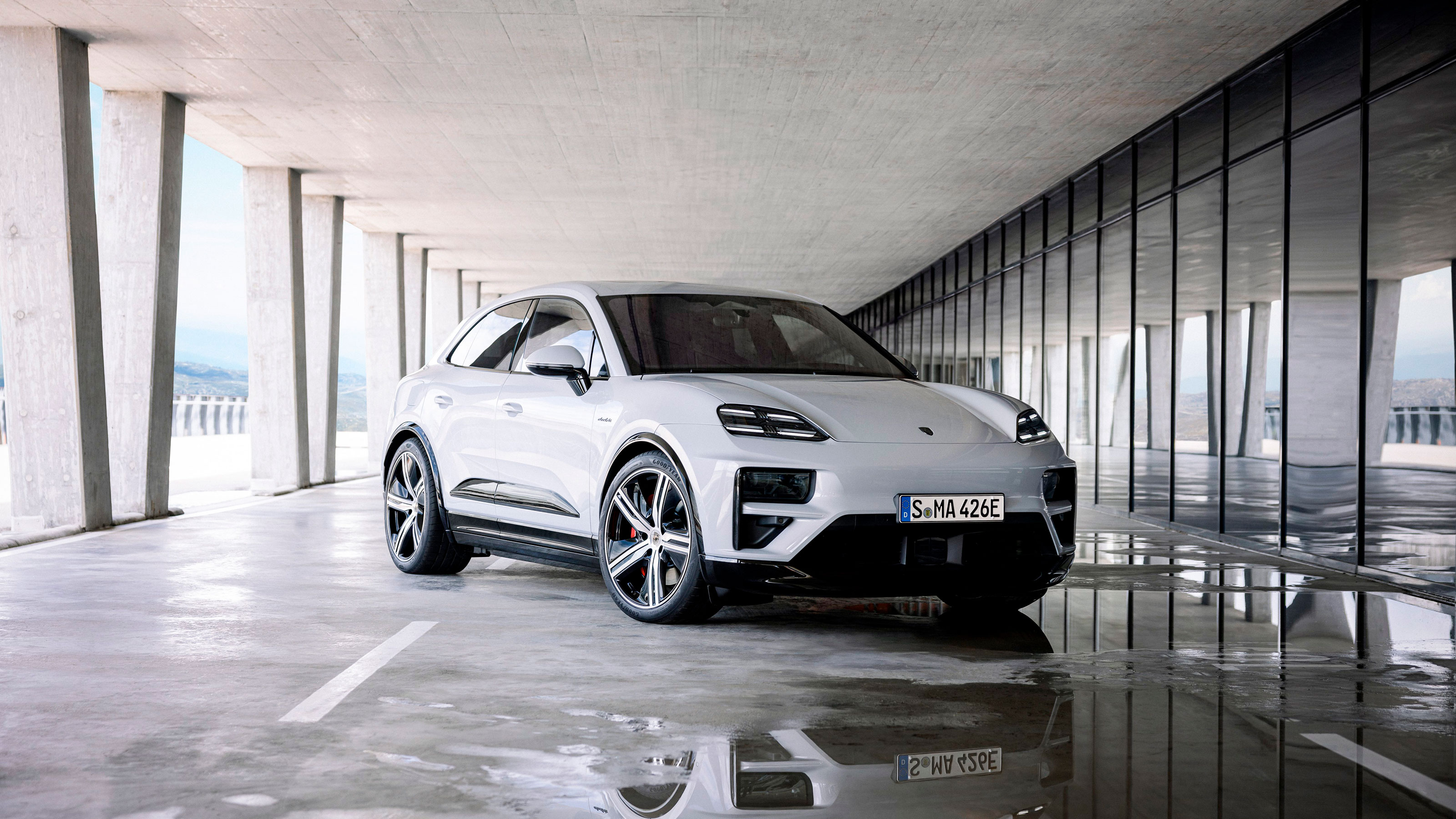 Porsche Macan EV