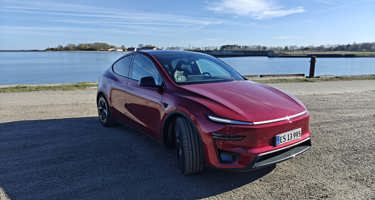 Tesla Model Y Performance test (2026): Er den 200.000 kr. ekstra værd?