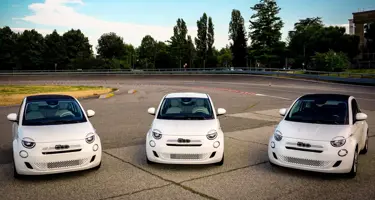 Ny Fiat 500 Hybrid: Billig benzinbil på elbilsplatform