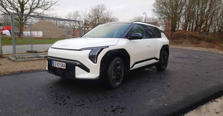 KIA EV3 Test 2025 – En Elektrisk Perle til Dansk Bilmarked